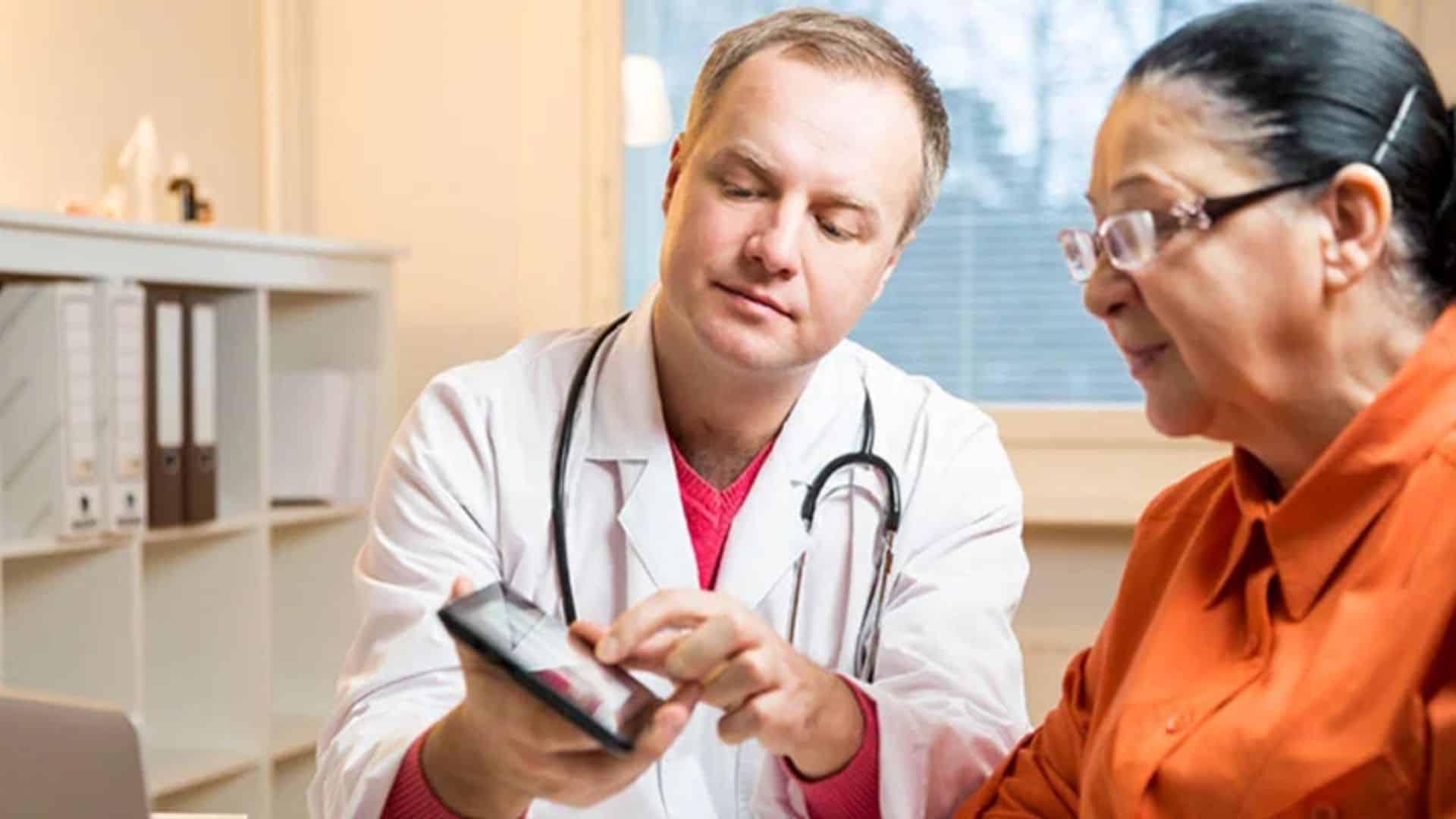 How to Build Trust with Patients Through HIPAA-Compliant Phone Apps 